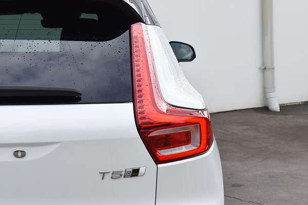 2019 Volvo XC40 T5 R-Design