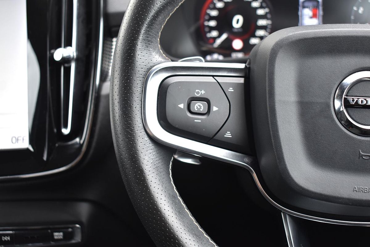 2019 Volvo XC40 T5 R-Design