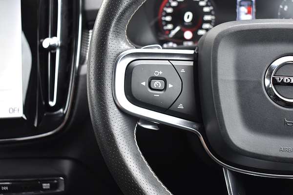 2019 Volvo XC40 T5 R-Design