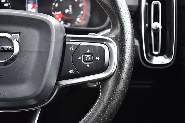 2019 Volvo XC40 T5 R-Design