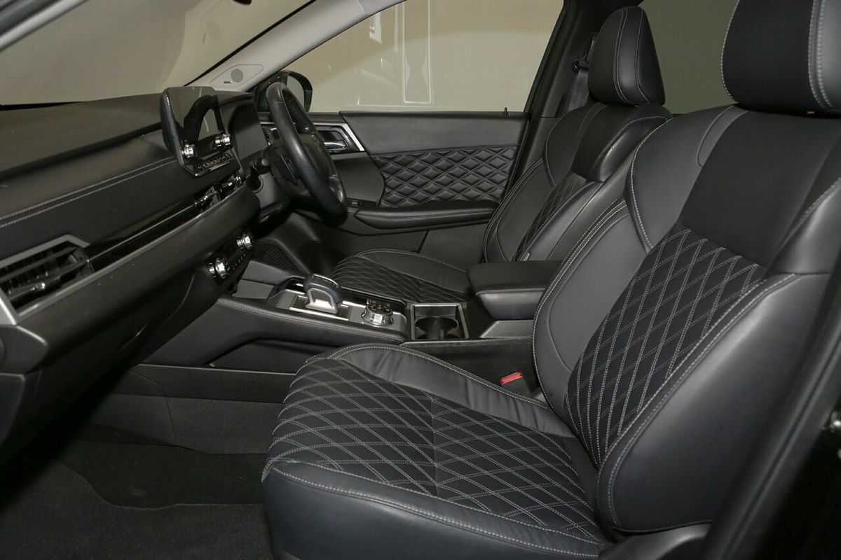 2022 Mitsubishi Outlander Exceed ZM