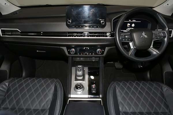 2022 Mitsubishi Outlander Exceed ZM