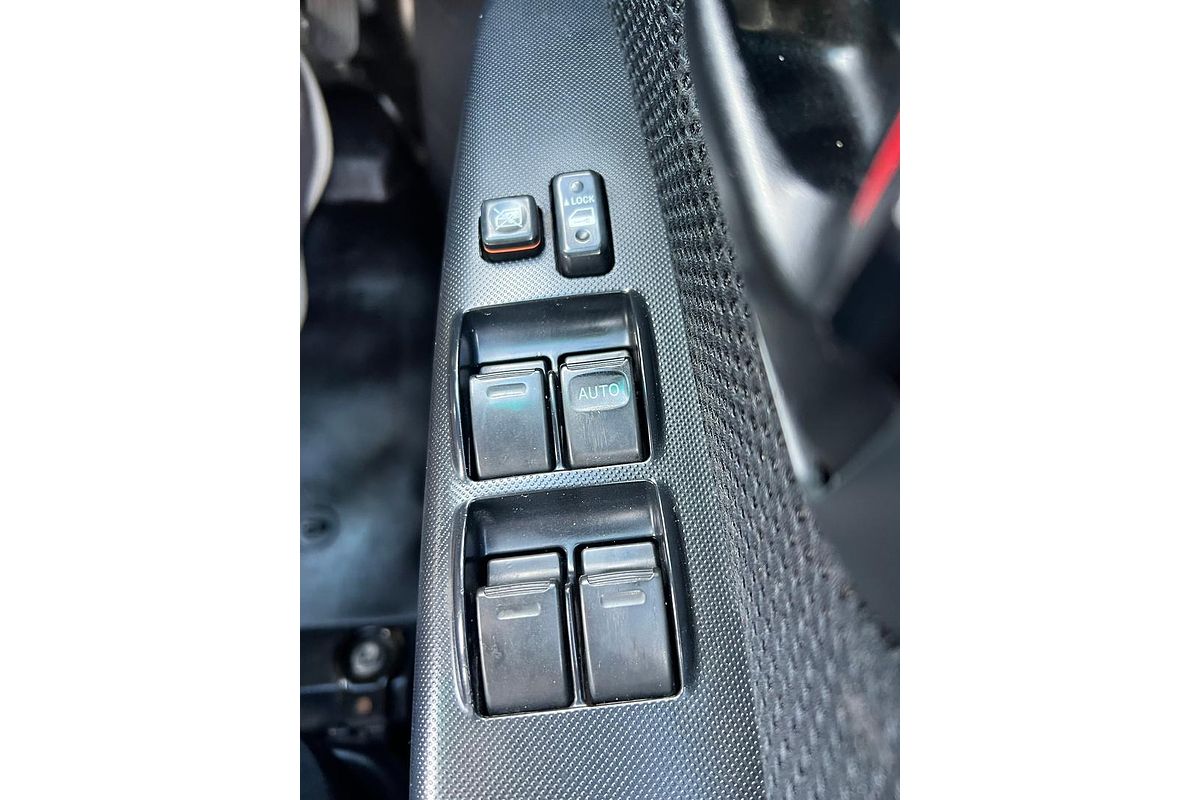 2015 Toyota Hilux SR KUN26R 4X4
