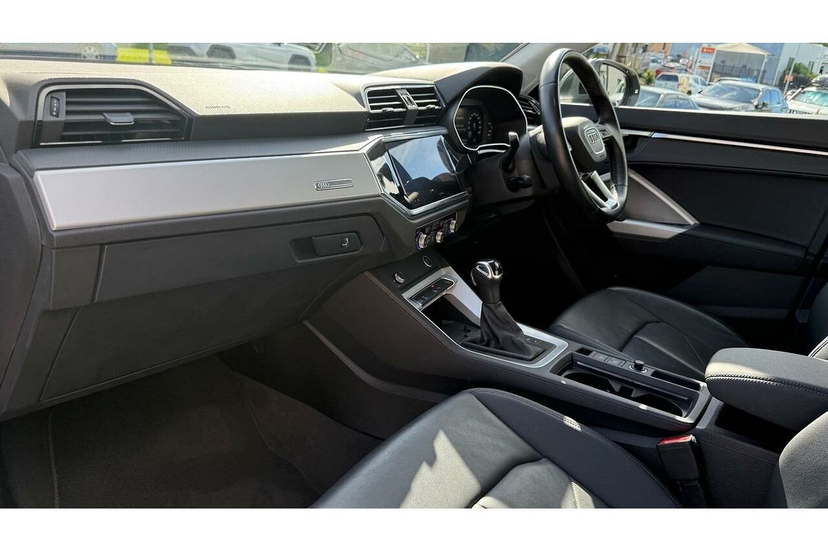 2023 Audi Q3 35 TFSI S line F3