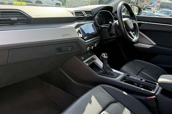 2023 Audi Q3 35 TFSI S line F3