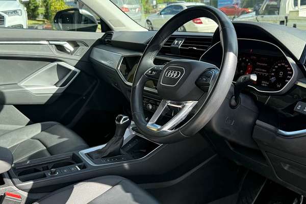 2023 Audi Q3 35 TFSI S line F3