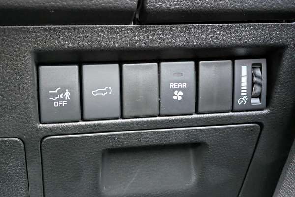 2025 Isuzu MU-X LS-T