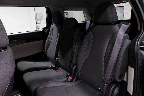 2021 Kia Carnival S KA4