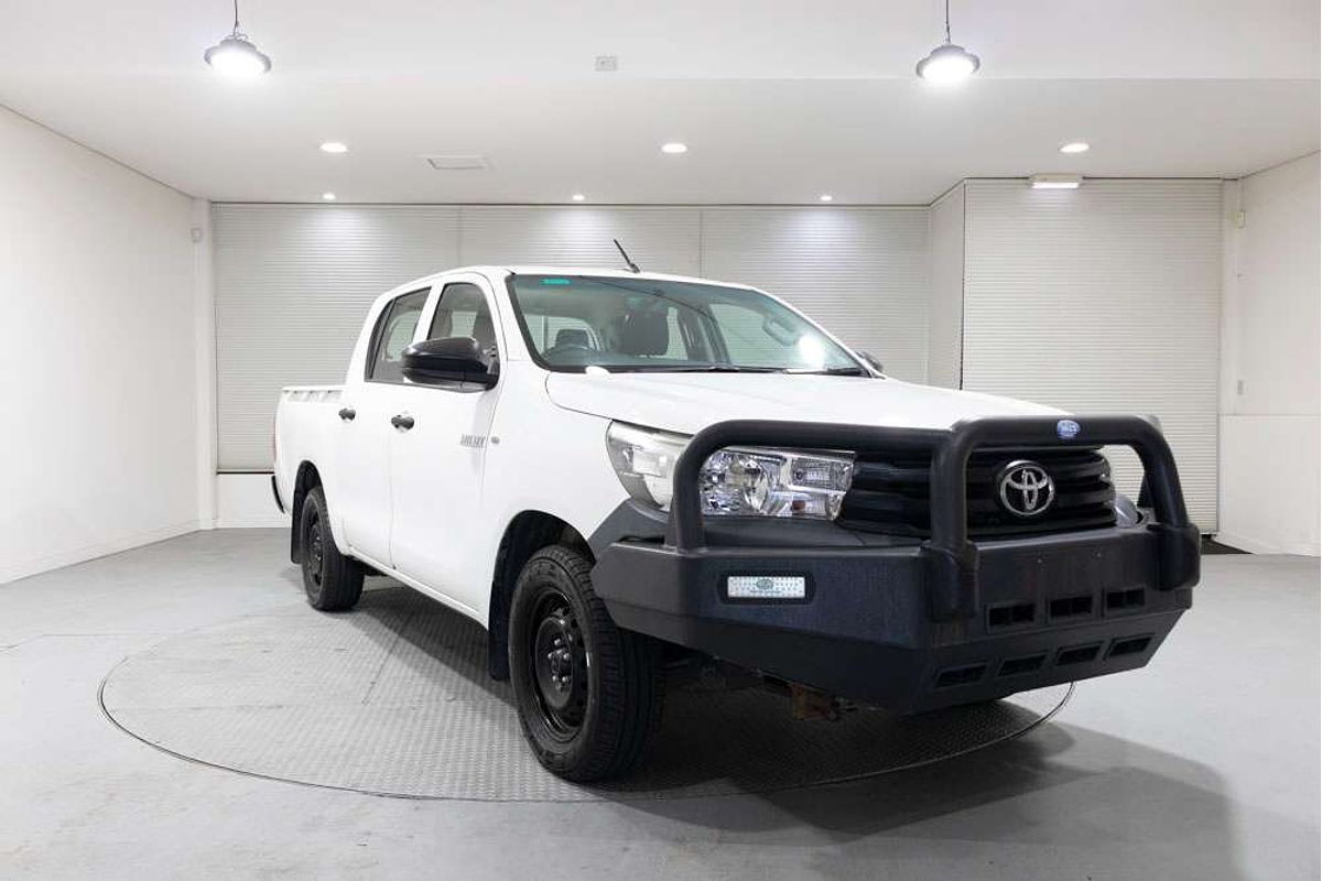 2017 Toyota Hilux 4x2 Workmate 2.4L T Diesel Manual Double Cab