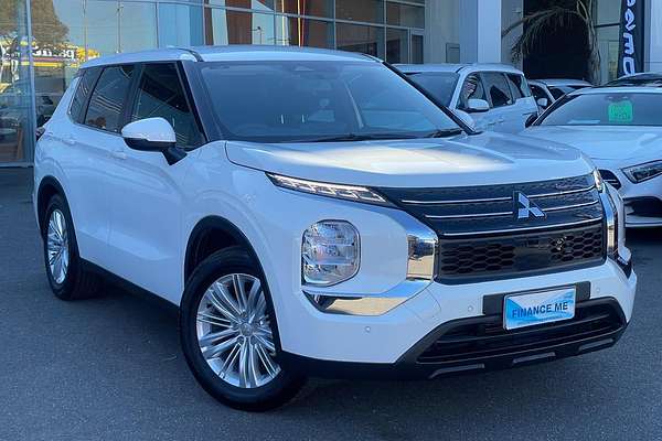 2022 Mitsubishi Outlander ES ZM