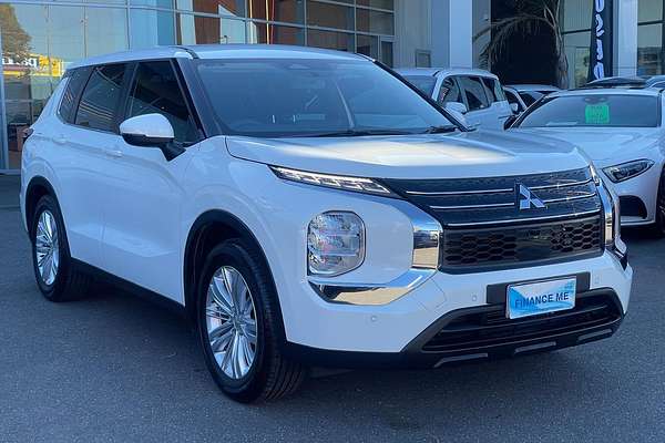 2022 Mitsubishi Outlander ES ZM