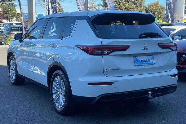 2022 Mitsubishi Outlander ES ZM