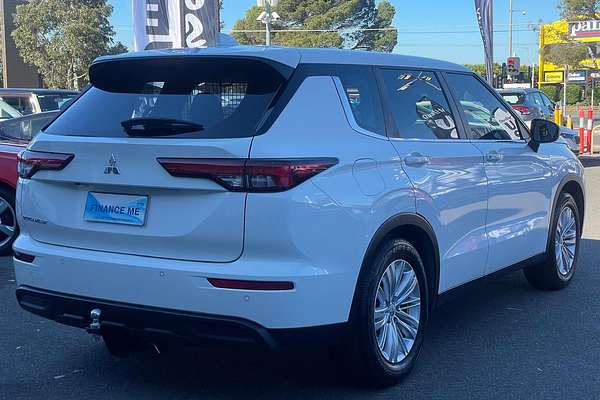 2022 Mitsubishi Outlander ES ZM