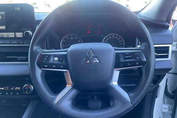 2022 Mitsubishi Outlander ES ZM