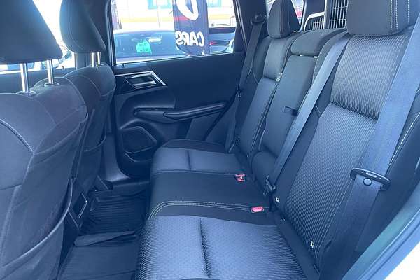 2022 Mitsubishi Outlander ES ZM