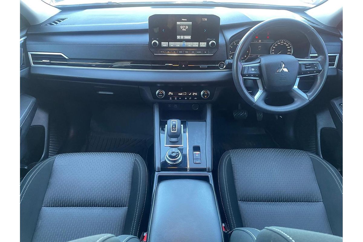 2022 Mitsubishi Outlander ES ZM