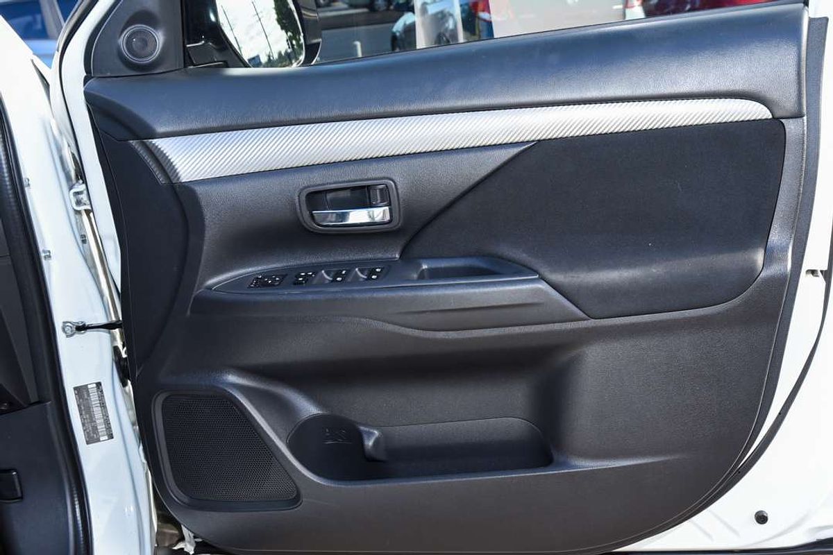2017 Mitsubishi OUTLANDER ES ZL