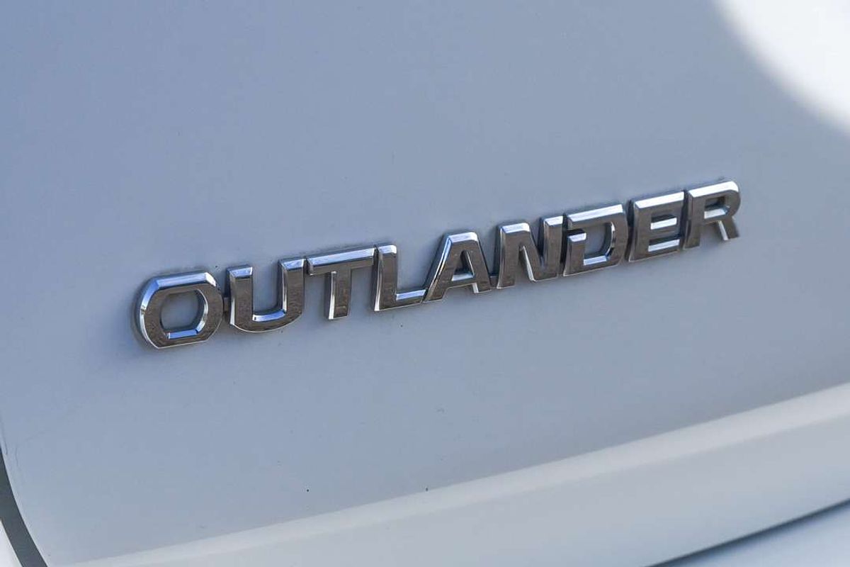 2017 Mitsubishi OUTLANDER ES ZL