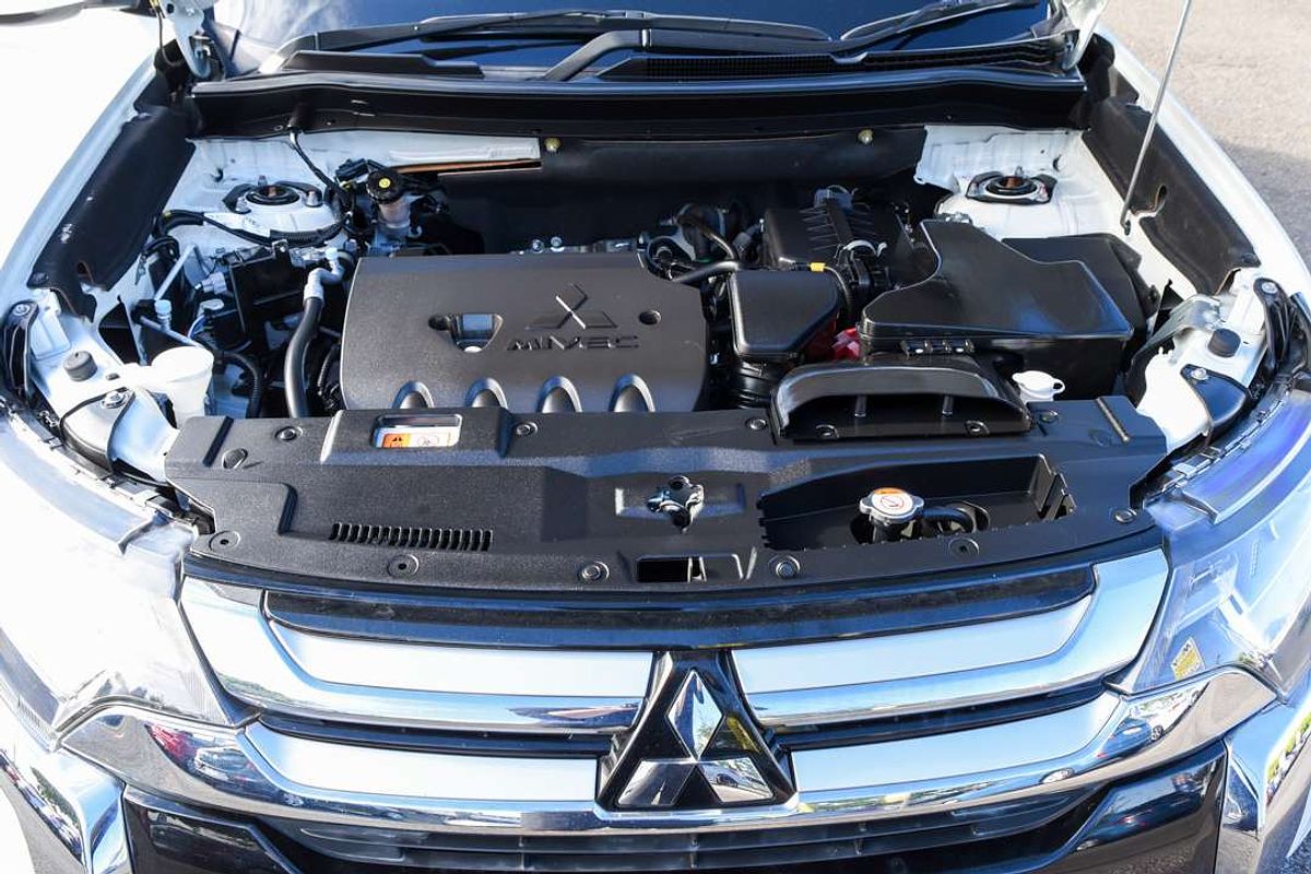 2017 Mitsubishi OUTLANDER ES ZL