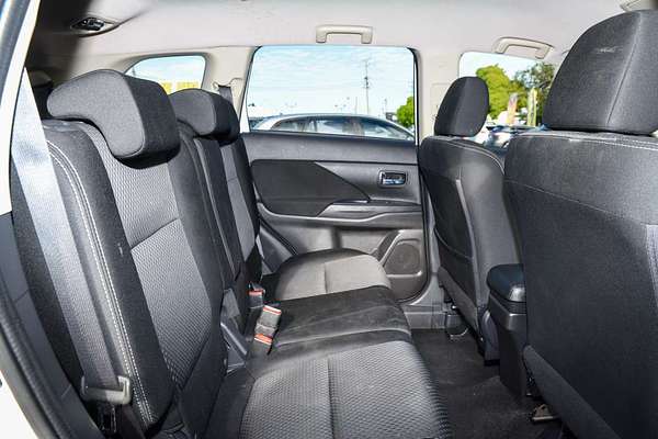2017 Mitsubishi OUTLANDER ES ZL