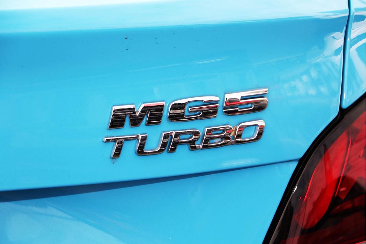 2024 MG MG5 Essence