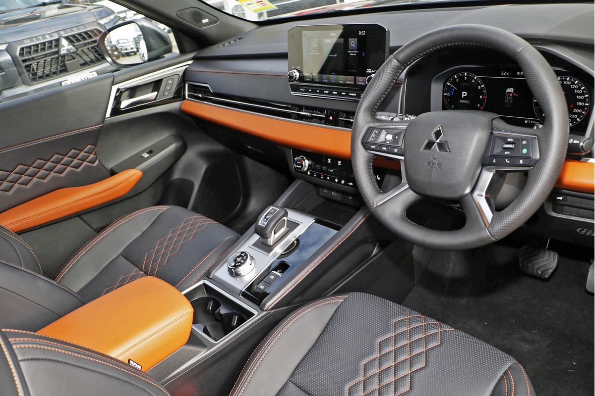 2024 Mitsubishi Outlander Exceed Tourer ZM