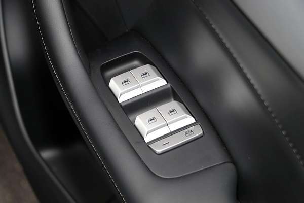 2025 MG MGS5 EV Essence 62 ZS3EM