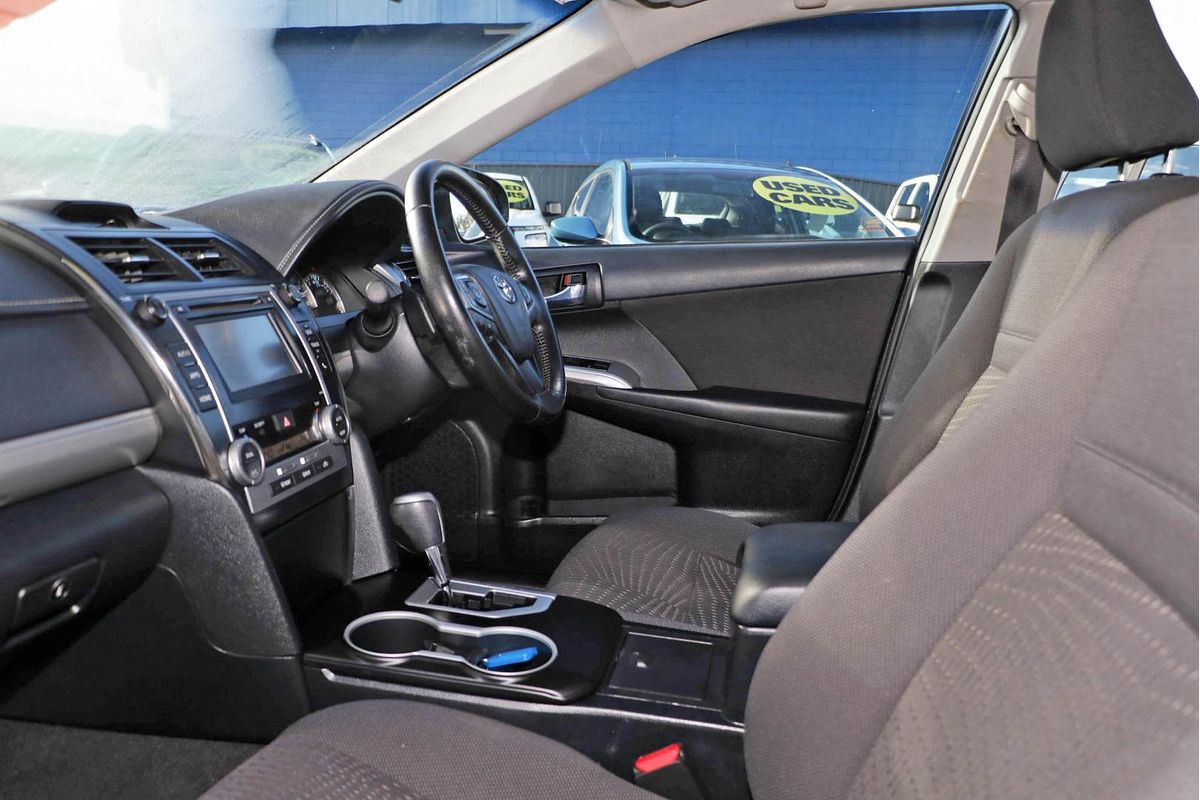 2016 Toyota Camry Atara SL ASV50R