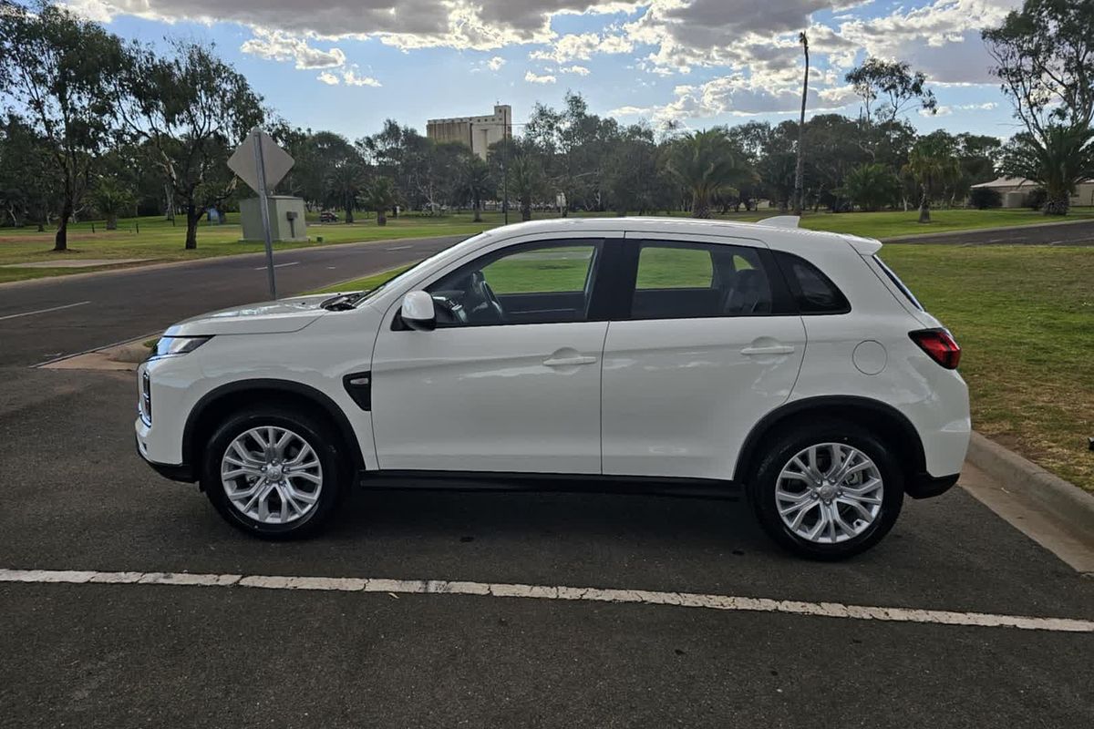 2024 Mitsubishi ASX ES XD