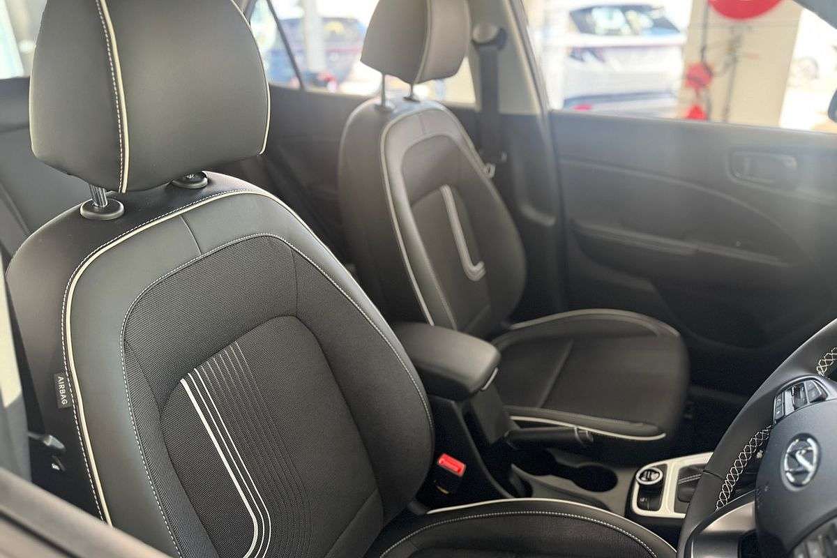 2024 Hyundai Venue Active QX.V5