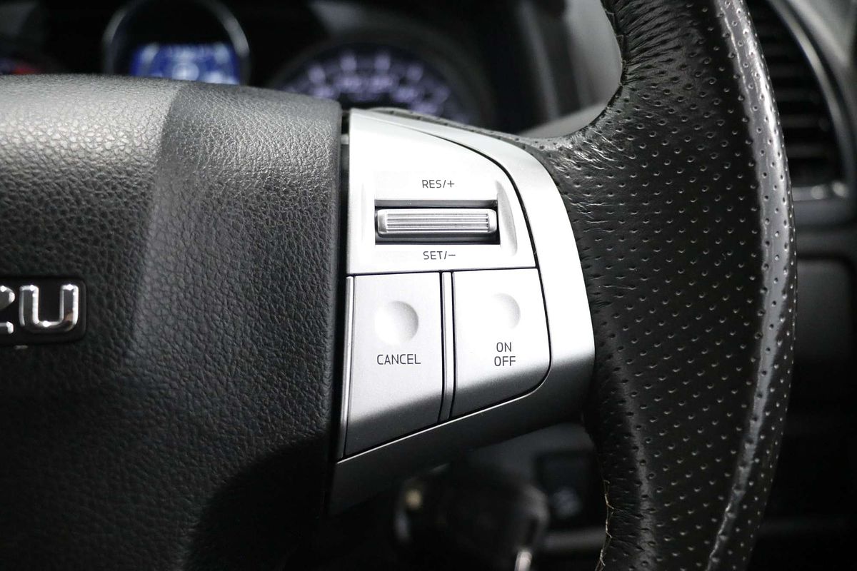 2020 Isuzu MU-X LS-M