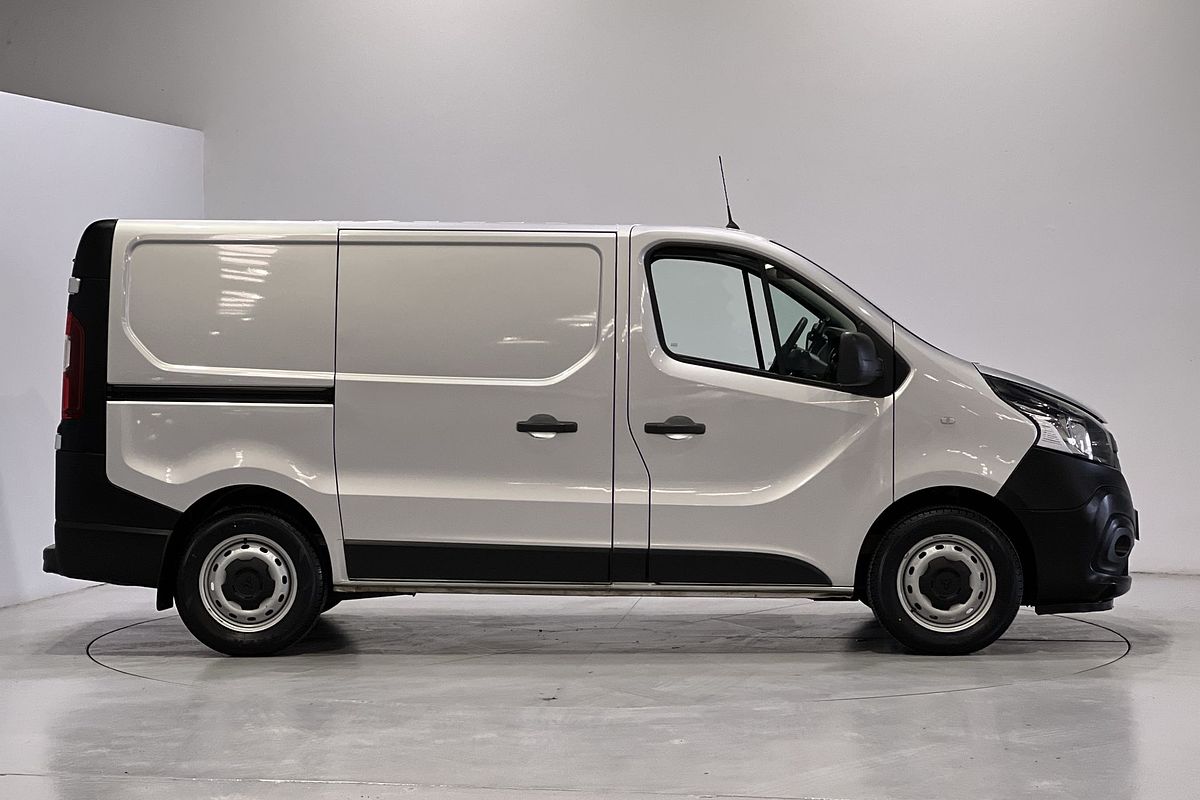 2020 Mitsubishi Express GLX SN SWB