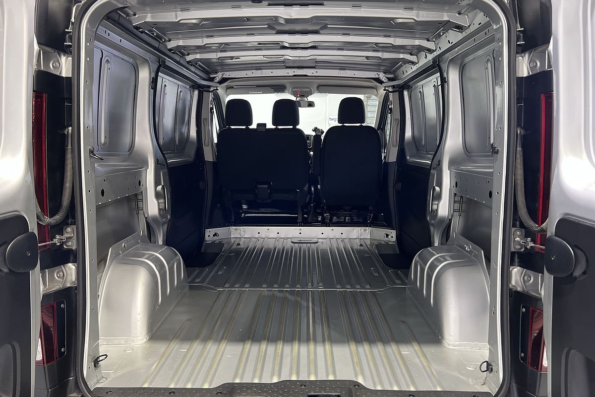 2020 Mitsubishi Express GLX SN SWB