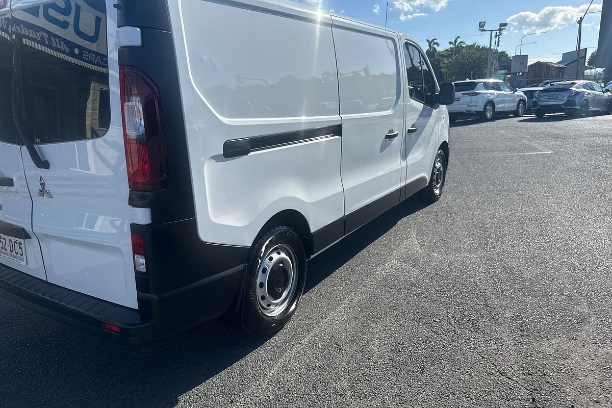 2021 Mitsubishi Express LWB