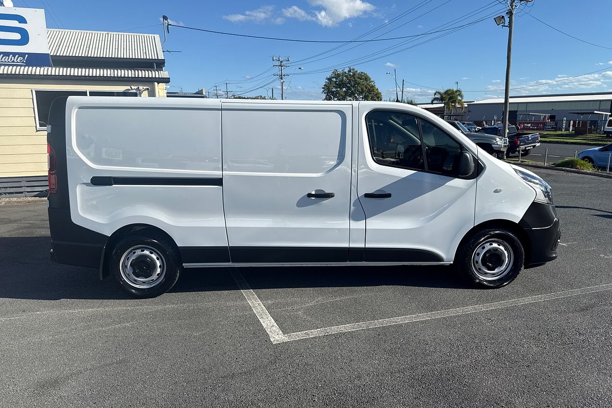 2021 Mitsubishi Express LWB