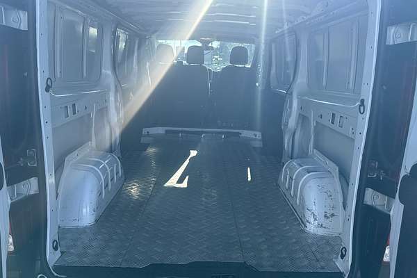 2021 Mitsubishi Express LWB