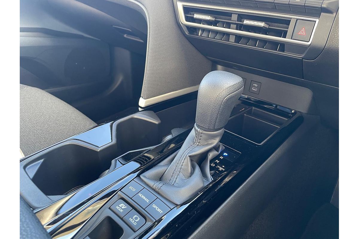 2024 Toyota Camry Ascent AXVH80R