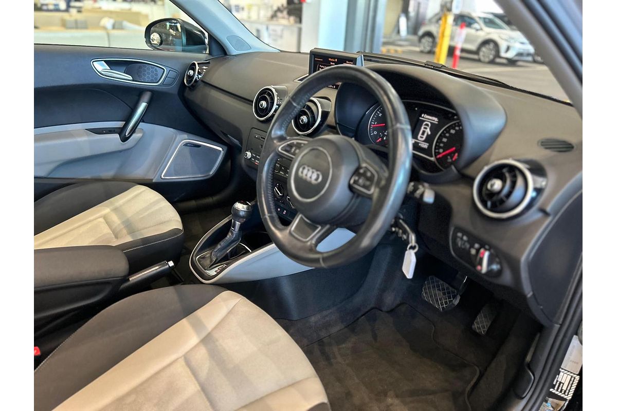 2011 Audi A1 Ambition 8X