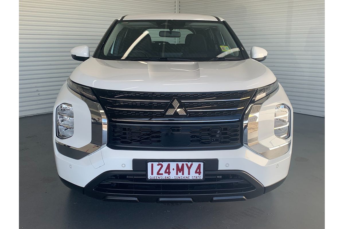 2023 Mitsubishi Outlander ES ZM
