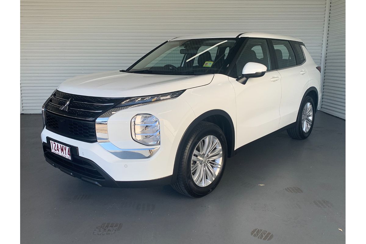 2023 Mitsubishi Outlander ES ZM