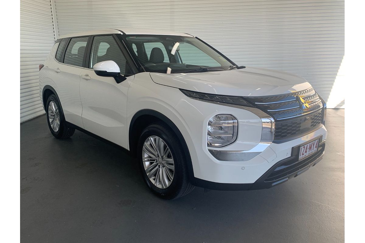 2023 Mitsubishi Outlander ES ZM
