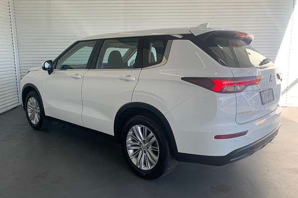 2023 Mitsubishi Outlander ES ZM