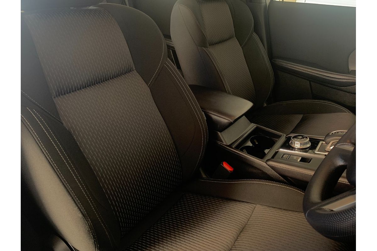 2023 Mitsubishi Outlander ES ZM