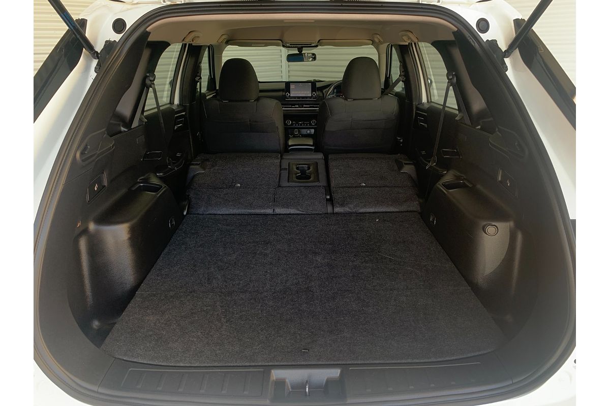 2023 Mitsubishi Outlander ES ZM