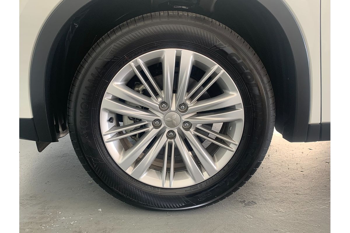 2023 Mitsubishi Outlander ES ZM