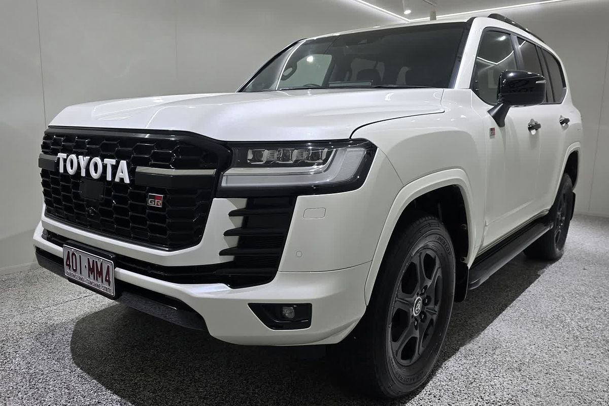 2023 Toyota Landcruiser GR Sport FJA300R