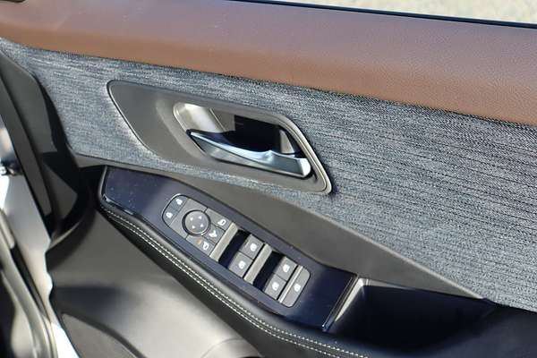 2024 Nissan X-TRAIL ST T33