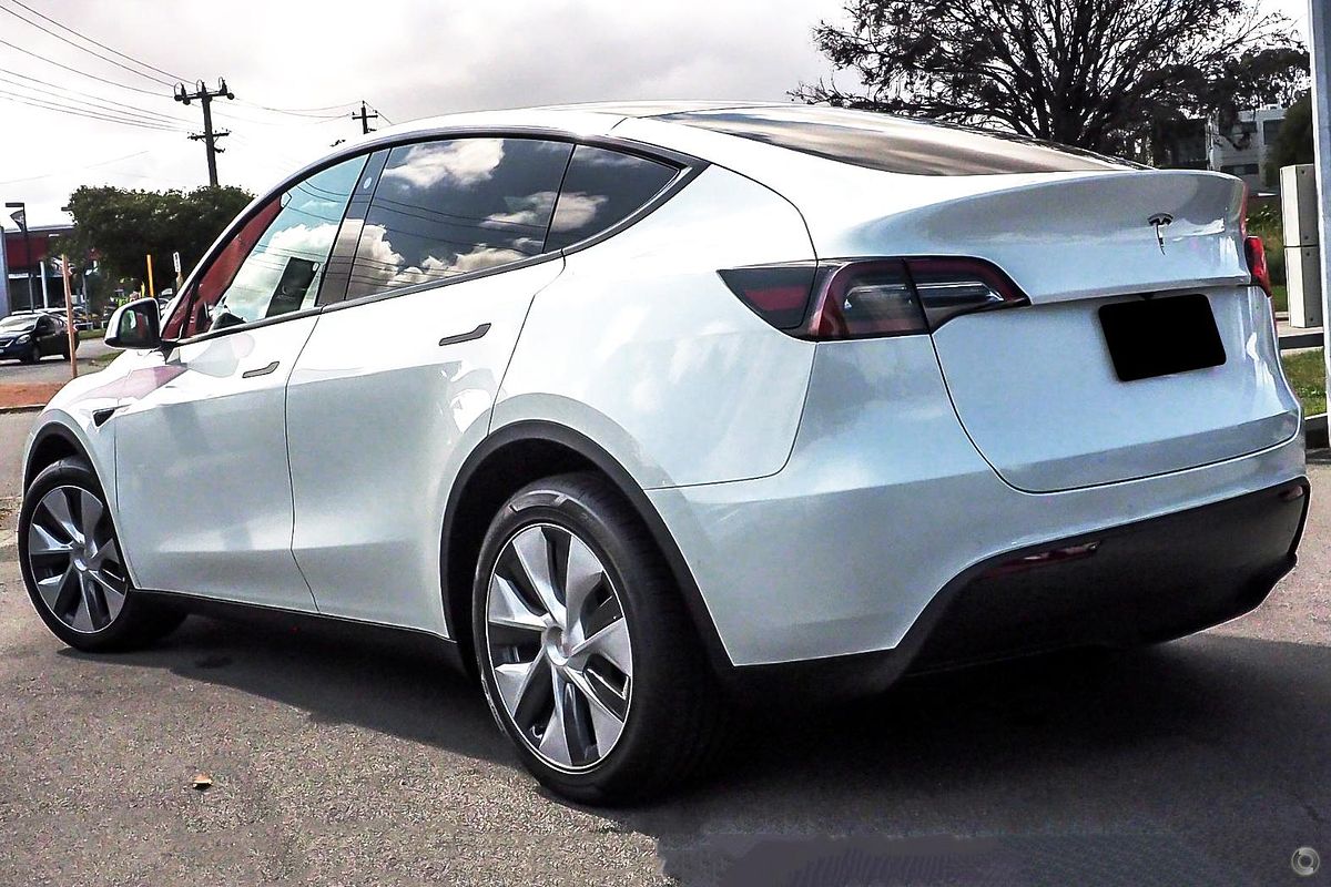 2022 Tesla Model Y Rear-Wheel Drive