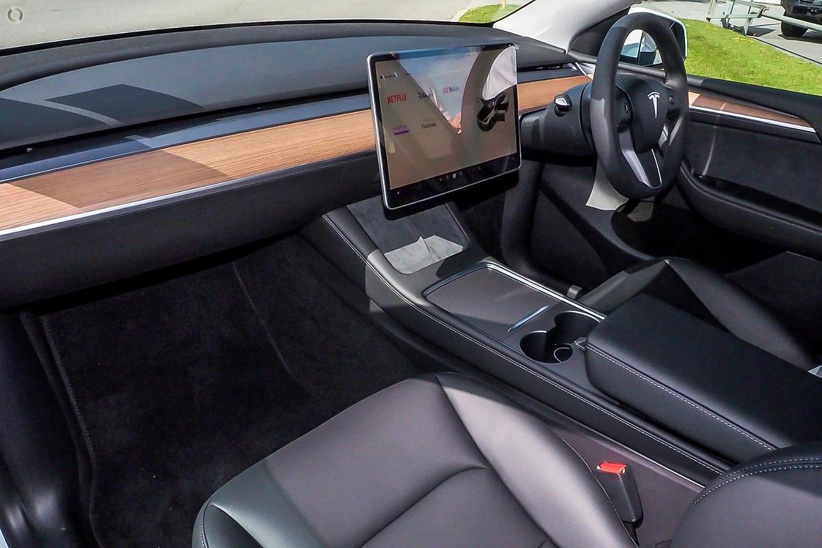 2022 Tesla Model Y Rear-Wheel Drive