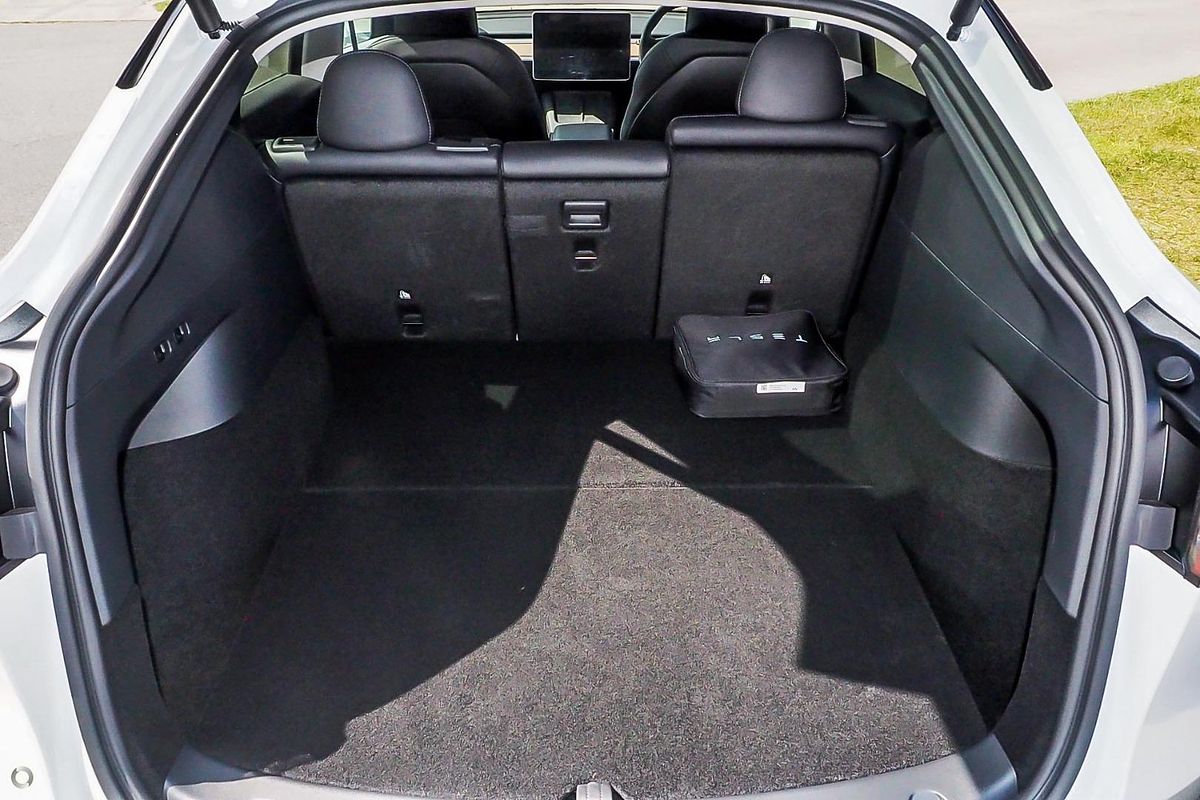 2022 Tesla Model Y Rear-Wheel Drive